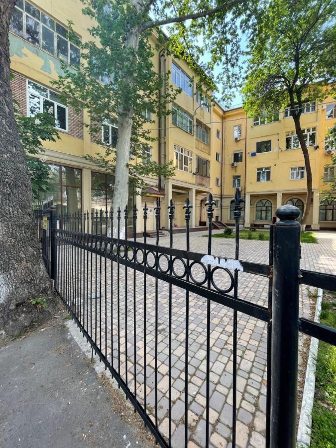 Amir Temur Apartment In Center After Renovation Tashkent Exterior foto