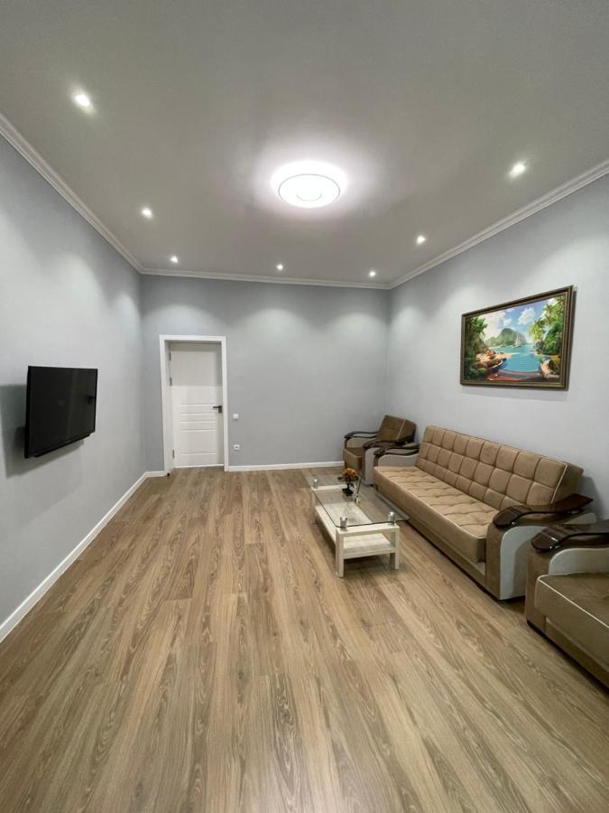 Amir Temur Apartment In Center After Renovation Tashkent Exterior foto