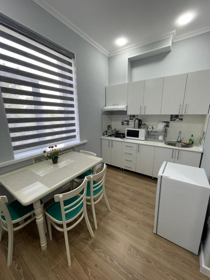Amir Temur Apartment In Center After Renovation Tashkent Exterior foto